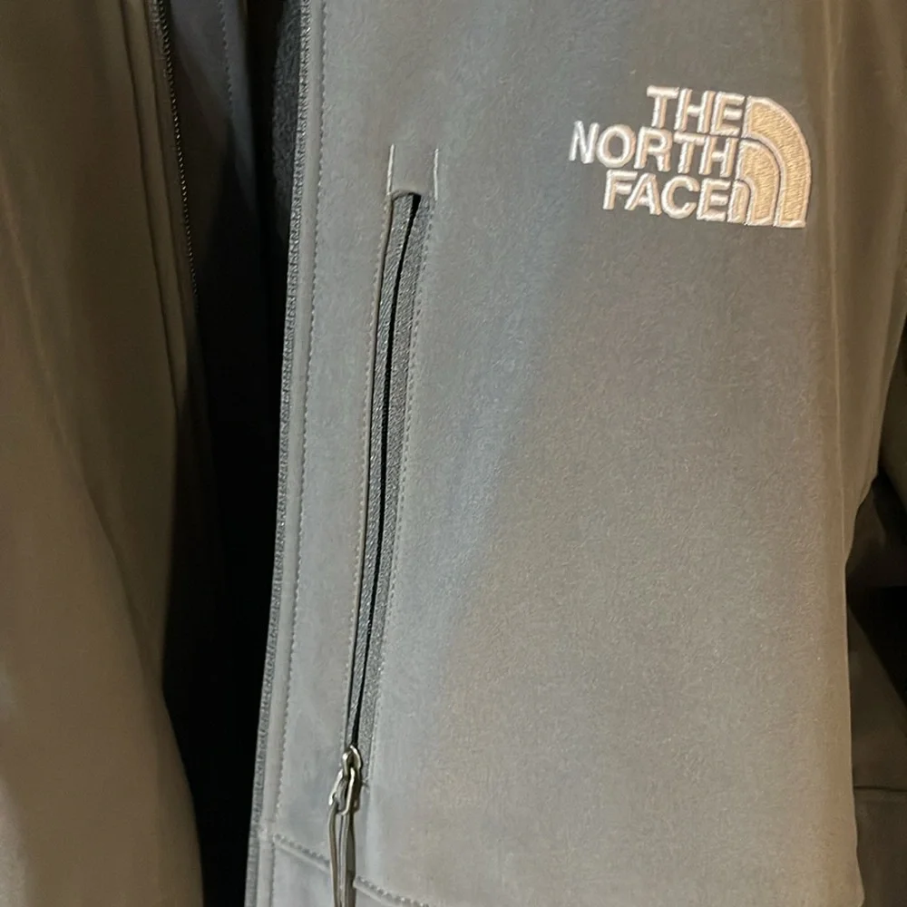 The North Face Shell Jacket - Picture 2 of 8